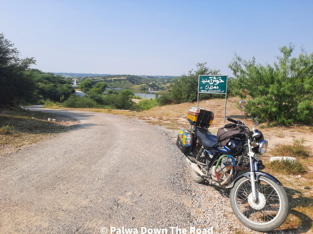 road to dharabi lake